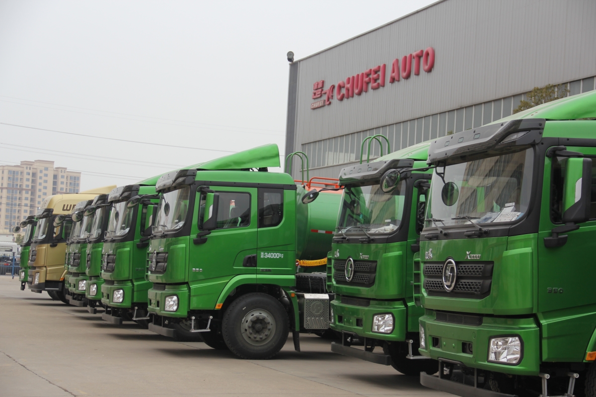 新年新氣象，2018年首批批量訂單30臺新型泥漿半掛運輸車